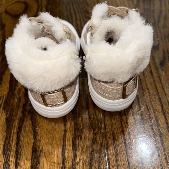Cynthia Rowley Tan and White Fur-Lined Boots 6 - Picture 4 of 8